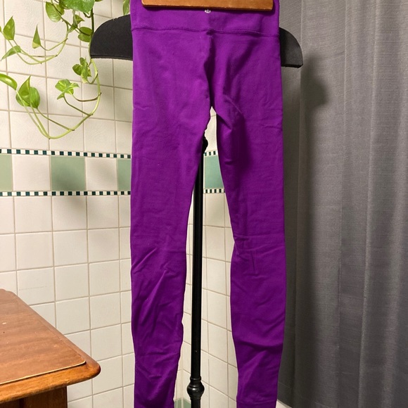Violet Purple Medium Rise Wunder Under Leggings - Picture 2 of 7